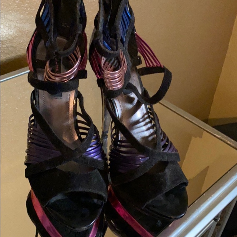 Heels - Picture 3 of 6